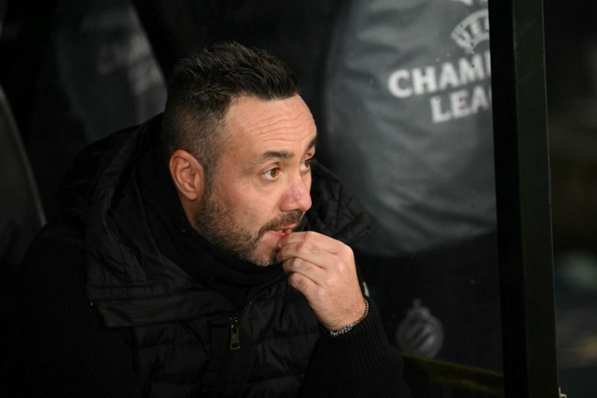Marseille's Italian head coach Roberto De Zerbi looks on before the start of the UEFA Champions League, league phase day 8, football match between Club Brugge KV and Olympique de Marseille, at the Jan Breydel Stadium in Bruges on January 28, 2026. NICOLAS TUCAT / AFP