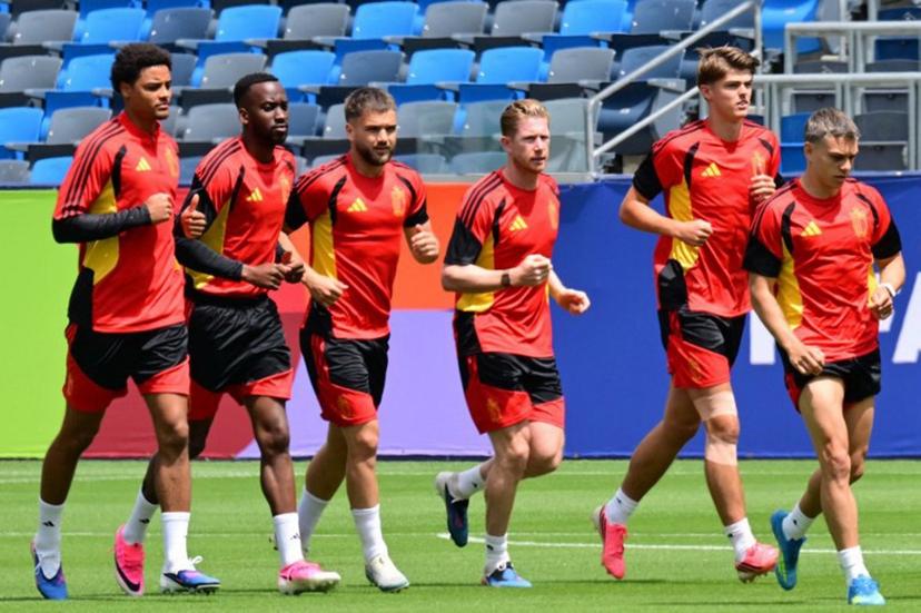 (From L) Belgium's defender #16 Koni de Winter, forward #14 Dodi Lukebakio, midfielder #23 Nicolas Raskin, midfielder #07 Kevin De Bruyne, forward #17 Charles De Ketelaere and forward #10 Leandro Trossard take part in a training session at Carson Sports Park in California on June 20, 2026, on the eve of their 2026 World Cup Group G match against Iran. Frederic J. BROWN / AFP