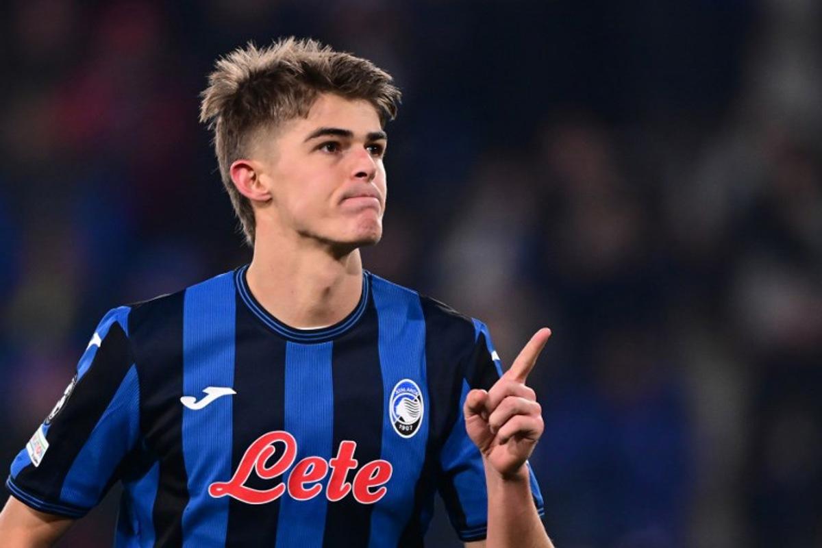 Atalanta's Belgian midfielder #17 Charles De Ketelaere celebrates after scoring a penalty during the UEFA Champions League football match between Atalanta and Real Madrid at the Gewiss Stadium in Bergamo, on December 10, 2024. Marco BERTORELLO / AFP