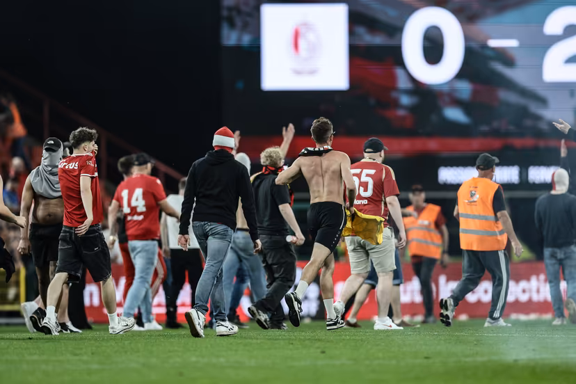 Standard's supporters pictured after a soccer match between Standard de Liege and Sporting Charleroi, Saturday 23 May 2026 in Liege, on the last day of the Europe Play-offs of the 2025-2026 'Jupiler Pro League' first division of the Belgian championship. BELGA PHOTO BRUNO FAHY