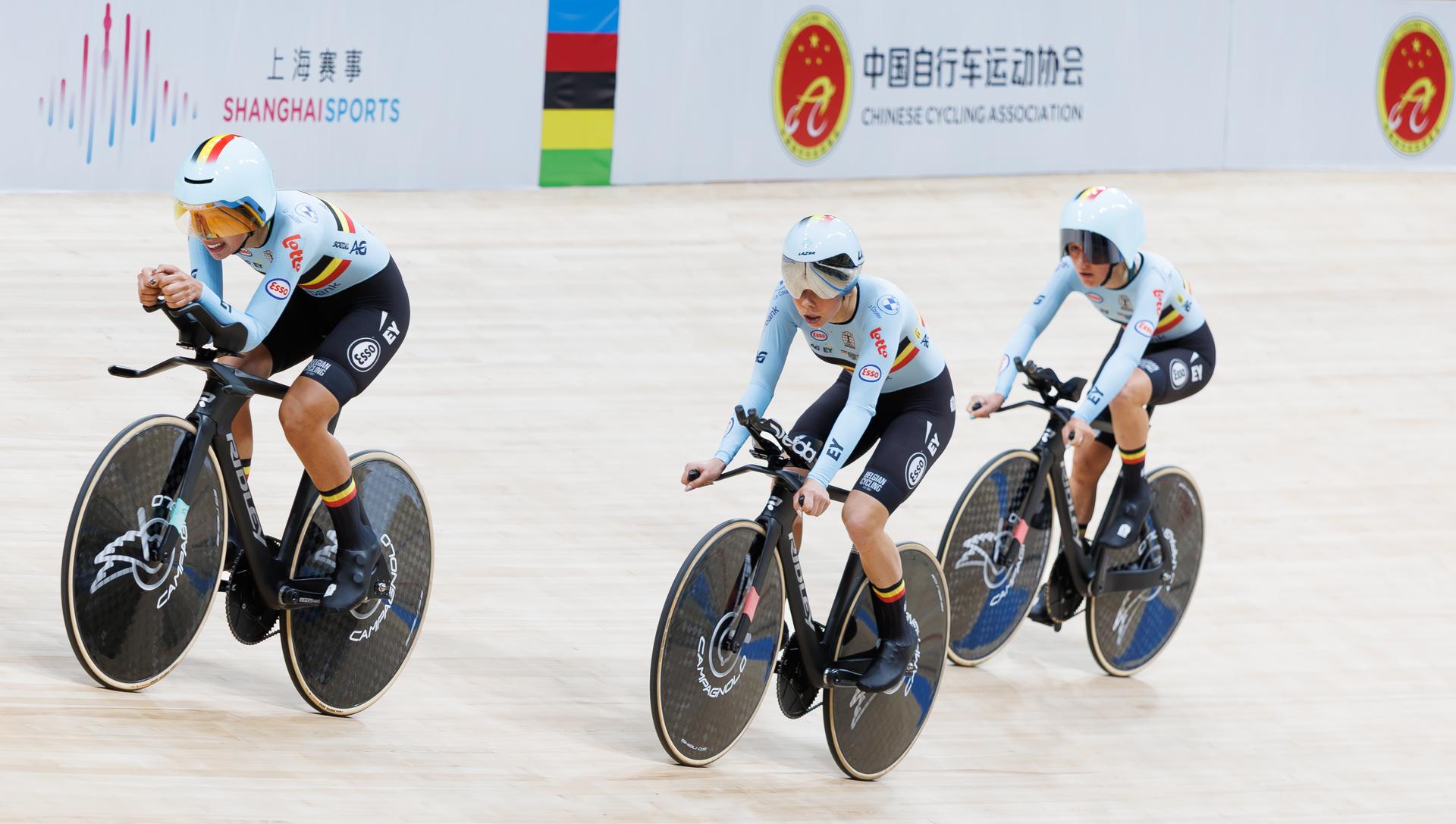Belgian team with Belgian Katrijn De Clercq, Belgian Shari Bossuyt, Belgian Helene Hesters and Belgium Belgian Luca Vierstraete pictured in action during the Women's Scratch event at the UCI Track Cycling World Championships in Shanghai, China on Wednesday 14 October 2026. The worlds are taking place from 14 to 18 October 2026. BELGA PHOTO BENOIT DOPPAGNE