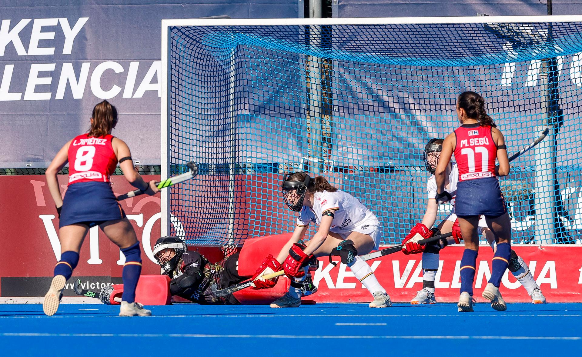 Spanish Lucia Jimenez and Spanish Marta Segu pictured at a hockey game between Belgian national team Red Panthers and Spain, The fifth game (out of 16) in the group stage of the 2025-2026 women's FIH Pro League, Thursday 05 February 2026 in Valencia, Spain. BELGA PHOTO DAVID GONZALEZ