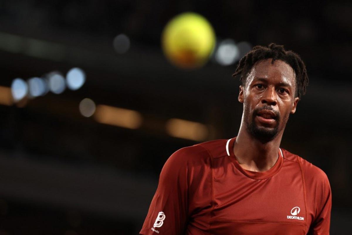 France's Gael Monfils reacts during his men's singles match against Britain's Jack Draper on day 5 of the French Open tennis tournament on Court Philippe-Chatrier at the Roland-Garros Complex in Paris on May 29, 2025. Alain JOCARD / AFP