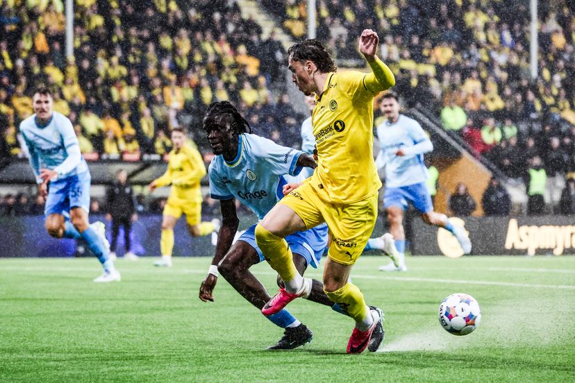 Union's Massire Sylla and Bodo/Glimt's Andreas Helmersen fight for the ball during a soccer game between Norwegian FK Bodo/Glimt and Belgian Royale Union Saint-Gilloise in Bodo, Norway, on Tuesday 11 August 2026, the return leg in the third qualifying round for the UEFA Champions League tournament. BELGA PHOTO BRUNO FAHY