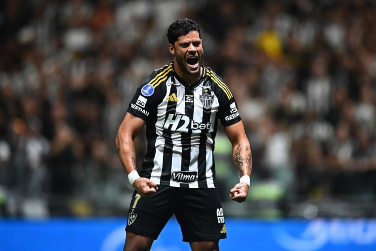 Atletico Mineiro's forward #07 Hulk celebrates scoring his team's third goal during the Copa Sudamericana semifinal second leg football match between Brazil's Atletico Mineiro and Ecuador's Independiente del Valle at the Arena MRV stadium in Belo Horizonte, Brazil, on October 28, 2025. GLEDSTON TAVARES / AFP