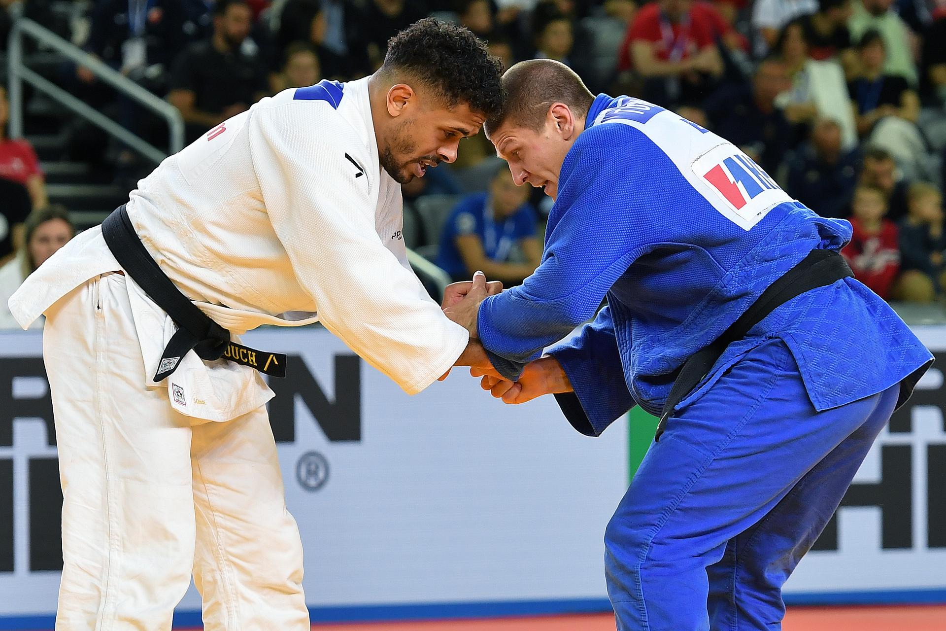 Belgian Sami Chouchi (white) and Bosnia and Herzegovina's Toni Miletic (blue) pictured in action during a fight in the men's -90kg category at the European Championships judo in Zagreb, Croatia on Saturday 27 April 2024. The tournament is taking place from 25 tot 27 April. BELGA PHOTO NIKOLA KRISTIC