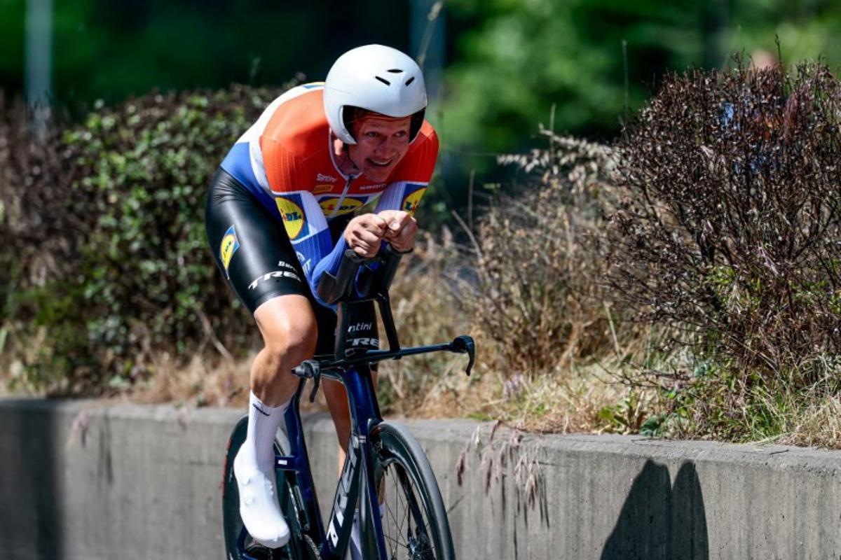Lidl-Trek's Dutch rider Daan Hoole competes during the second stage of the 108th Giro d'Italia cycling race, a 13.7km individual time-trial from Tirana to Tirana in Albania, on May 10, 2025. Luca Bettini / AFP