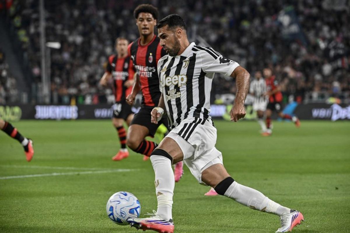 Juventus' Turkish defender #02 Mehmet Zeki Celik controls the ball during the Italian Serie A football match between Juventus and AC Milan at the Allianz Stadium in Turin on September 6, 2026. Isabella BONOTTO / AFP