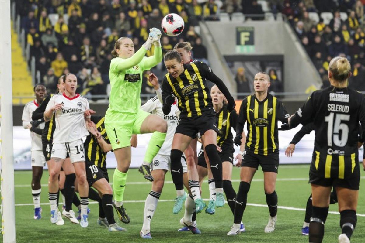 Hacken's goalkeeper Fanney Birkisdottir kicks ball during the UEFA Women's Europa Cup second leg semi-final football match between BK Hacken and Eintracht Frankfurt at Hisingen Arena in Gothenburg, Sweden, on April 2, 2026. Adam Ihse / TT / TT News Agency / AFP
