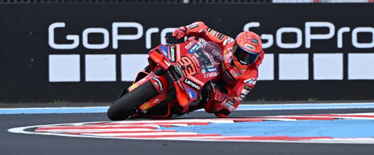 Ducati Lenovo Team's Spanish rider Marc Marquez competes during the qualifying session of the motorcycle Hungarian Moto GP Grand Prix at the Balaton Park circuit in Balatonfokajar, Hungary, on August 23, 2025. ATTILA KISBENEDEK / AFP