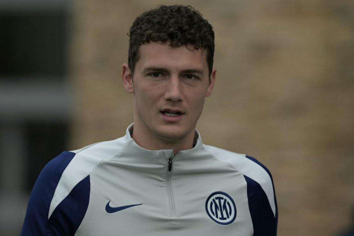 Inter Milan's French defender #28 Benjamin Pavard looks on upon his arrival at a training session at Virginia Mason Athletic Center in Renton, Washington, on June 20, 2025, on the eve of the FIFA Club World Cup 2025 Group E football match between Italy's Inter Milan and Japan's Urawa Red Diamonds. JUAN MABROMATA / AFP