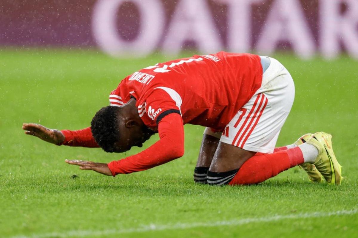 SL Benfica's Belgian forward #11 Dodi Lukebakio reacts after missing a chance to score during the UEFA Champions League league phase day 4 football match between SL Benfica and Bayer Leverkusen at Estadio da Luz in Lisbon on November 5, 2025. FILIPE AMORIM / AFP