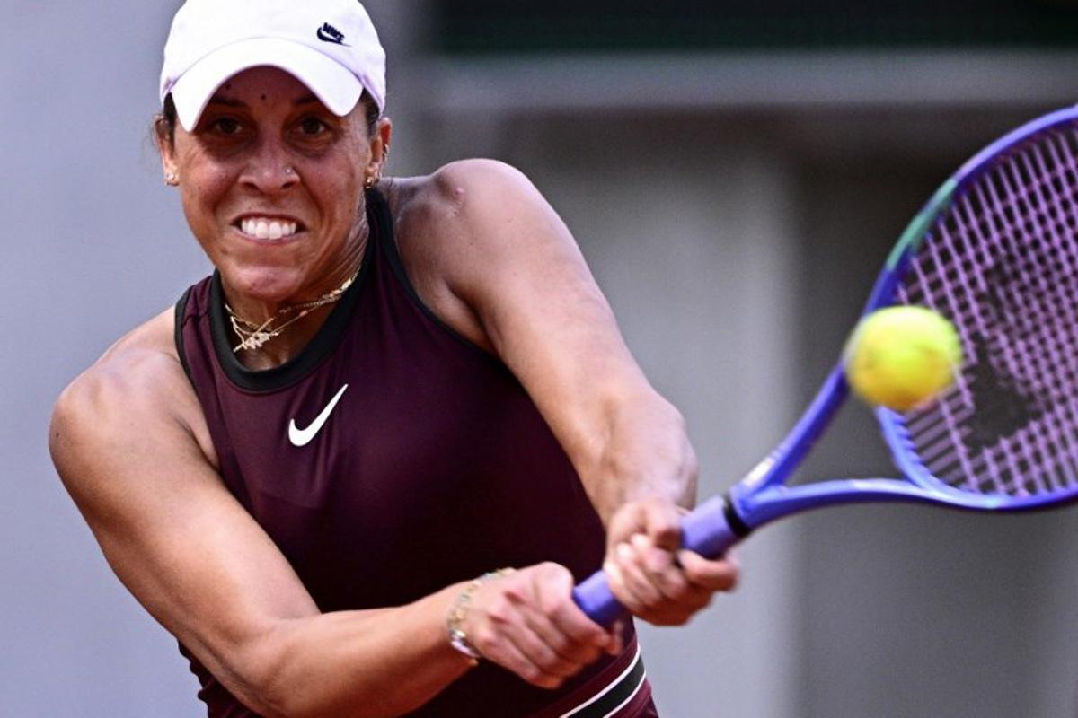 US Madison Keys plays a backhand return to US Sofia Kenin during their women's singles match on day 7 of the French Open tennis tournament on Court Suzanne-Lenglen at the Roland-Garros Complex in Paris on May 31, 2025. JULIEN DE ROSA / AFP