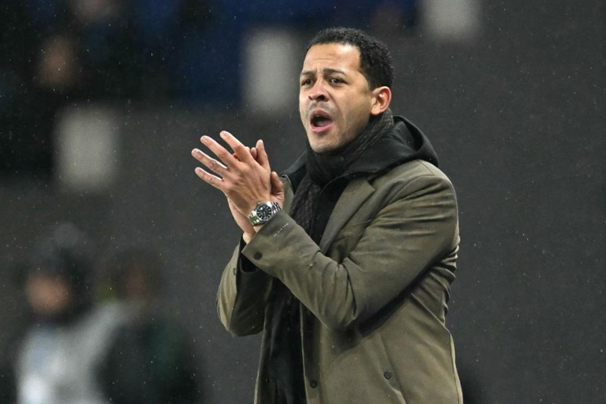 Strasbourg's British head coach Liam Rosenior gestures during the French L1 football match between RC Strasbourg Alsace and Stade Brestois 29 (Brest) at the Stade de la Meinau in Strasbourg, eastern France, on November 30, 2025. SEBASTIEN BOZON / AFP