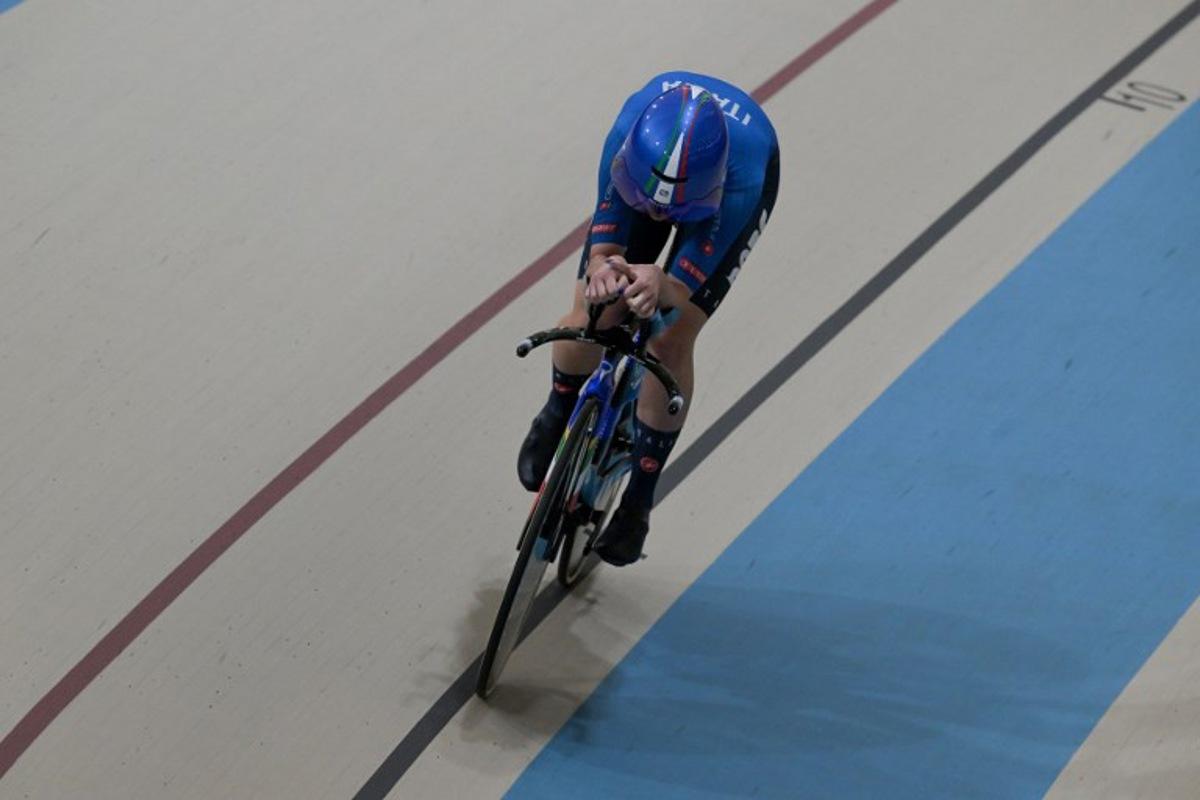 Italy's #53 Martina FIdanza competes in the women's 1km time trial event final at the 2025 UCI Track World Championships, in the Penalolen Velodrome in Santiago, on October 25, 2025. Rodrigo ARANGUA / AFP