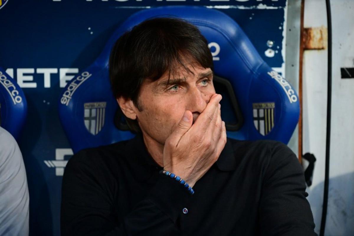 Napoli's Italian coach Antonio Conte looks on before the Italian Serie A football match between Parma and Napoli at the Tardini stadium in Parma on May 18, 2025. PIERO CRUCIATTI / AFP