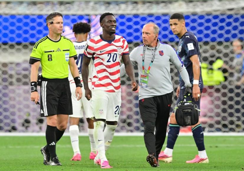 US forward #20 Folarin Balogun leaves the pitch during the 2026 World Cup Group D football match between USA and Paraguay at the Los Angeles Stadium in Inglewood on June 12, 2026. Frederic J. BROWN / AFP