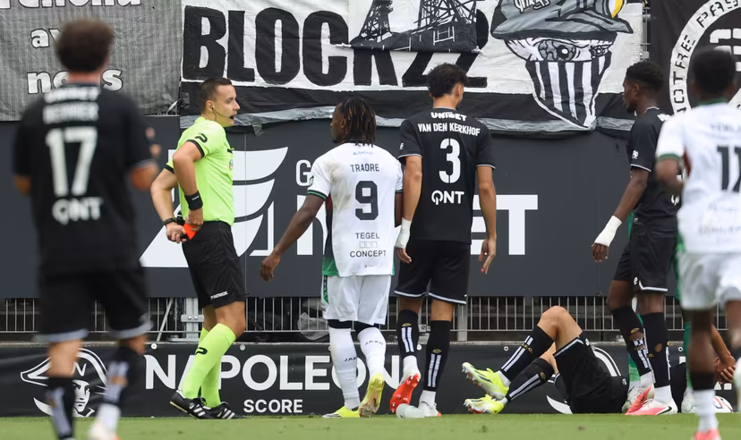 OHL's Abdoul Karim Traore receives a red card from and referee Michiel Allaerts a soccer match between Sporting Charleroi and Oud-Heverlee Leuven, Sunday 9 August 2026 in Charleroi, on day 1 of the 2026-2027 'Jupiler Pro League' first division of the Belgian championship. BELGA PHOTO VIRGINIE LEFOUR