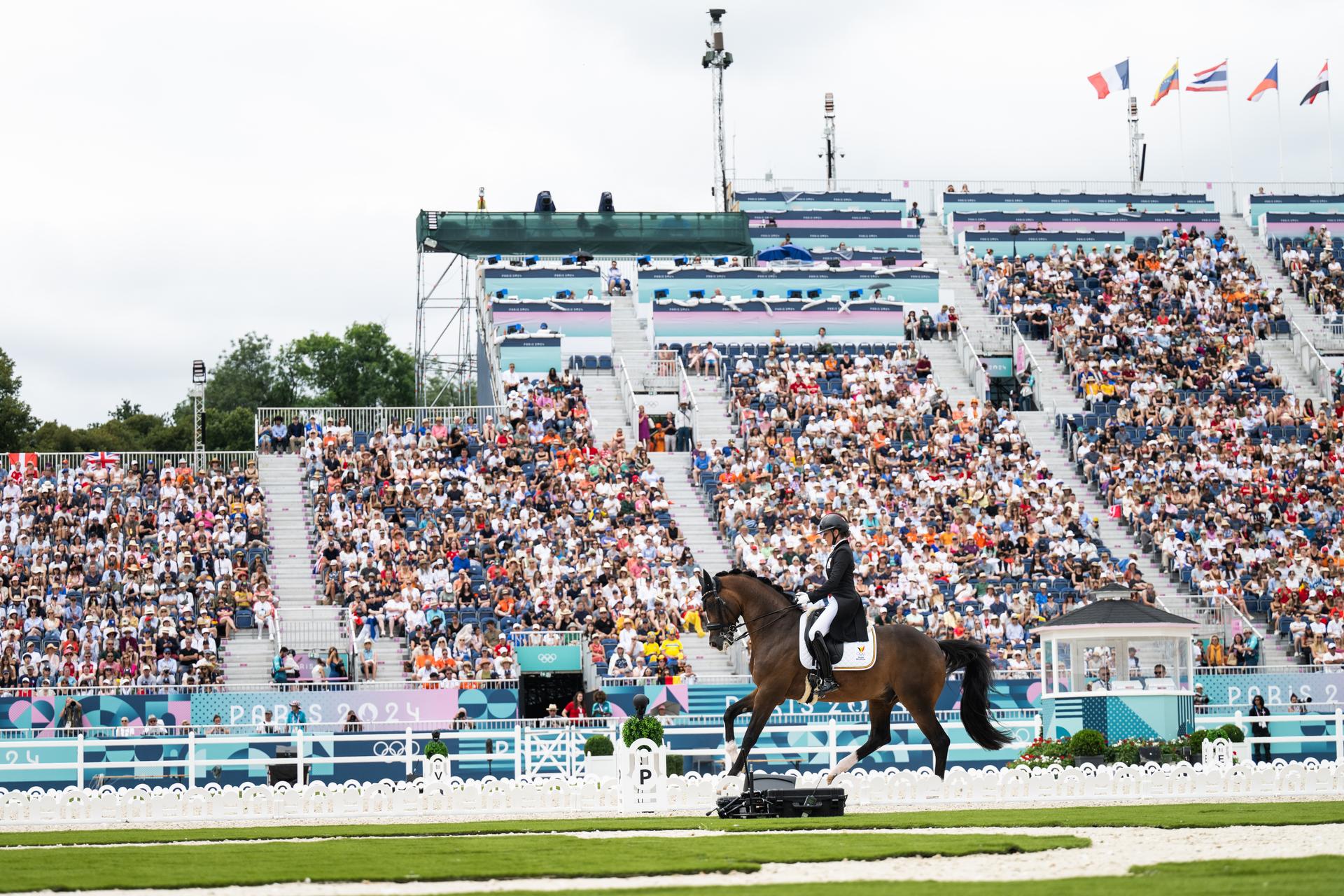 240803 Larissa Pauluis of Belgium on horse Flambeau competes in equestrian dressage team grand prix special competition during day 8 of the Paris 2024 Olympic Games on August 3, 2024 in Paris. Photo: Ludvig Thunman / BILDBYRÅN / kod LT / LT0656 ridsport equestrian olympic games olympics os ol olympiska spel olympiske leker paris 2024 paris-os paris-ol 8 bbeng dressyr dressage grand prix