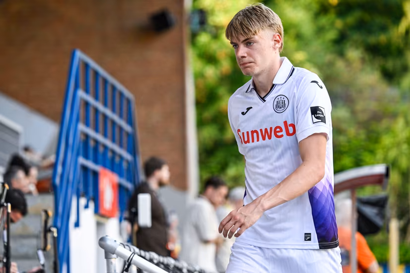 Anderlecht's Nathan De Cat pictured during a soccer match between Royale Union Saint-Gilloise and RSC Anderlecht, Sunday 24 May 2026 in Brussels, on the last day of the Champion's Play-offs of the 2025-2026 'Jupiler Pro League' first division of the Belgian championship. BELGA PHOTO TOM GOYVAERTS