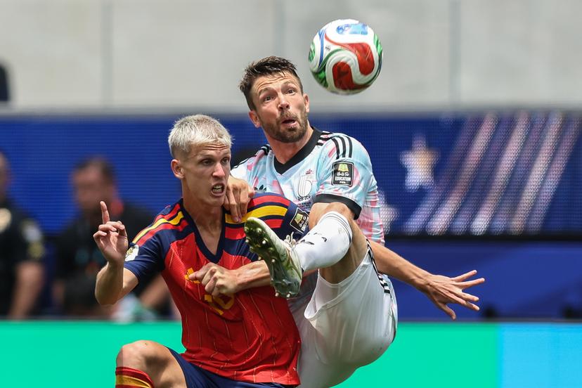 Spain's Dani Olmo and Belgium's Brandon Mechele fight for the ball during a soccer game between Spain and Belgian national team Red Devils, on Friday 10 July 2026 in Los Angeles, USA, in the 1/4 finals of the FIFA World Cup 2026. BELGA PHOTO BRUNO FAHY
