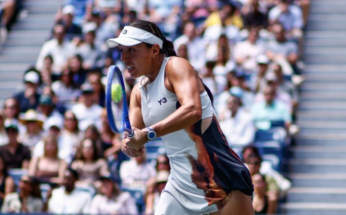 USA's Jessica Pegula plays a backhand return to Czech Republic's Barbora Krejcikova during their women's quarter finals round on day ten of the US Open tennis tournament at the USTA Billie Jean King National Tennis Center in New York City on September 02, 2025. Kena Betancur / AFP