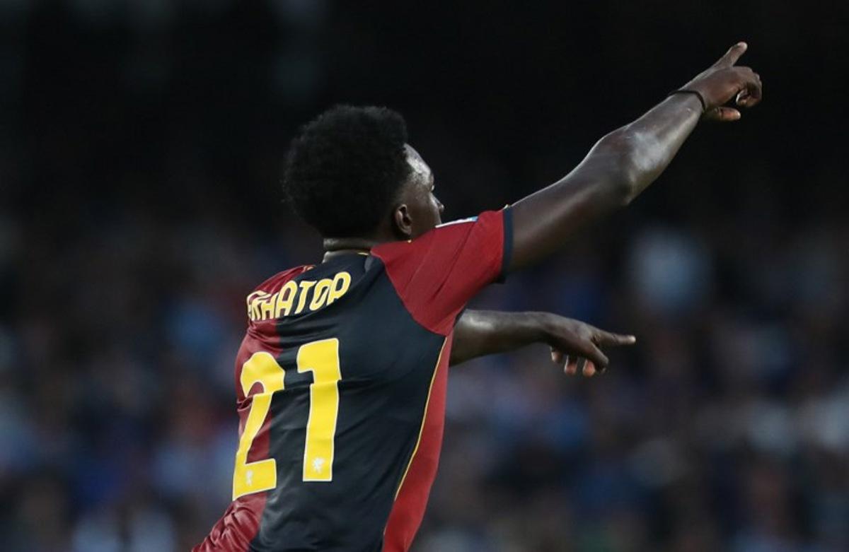 Genoa's Italian forward #21 Jeff Ekhator celebrates after scoring a goal during the Italian Serie A football match between SSC Napoli and Genoa CFC at the Diego Armando Maradona Stadium on October 5, 2025. CARLO HERMANN / AFP