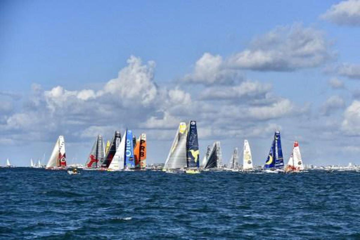 Competitors take the start of the Vendee Globe around-the-world solo sailing race off the coast of Les Sables-d'Olonne, western France, on November 6, 2016.
LOIC VENANCE / AFP