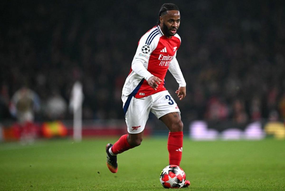 Arsenal's English striker #30 Raheem Sterling runs with the ball during the UEFA Champions League football match between Arsenal and Dinamo Zagreb at the Emirates Stadium in north London on January 22, 2025. JUSTIN TALLIS / AFP