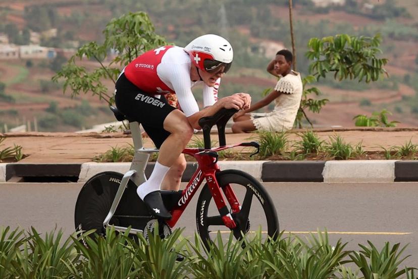 Swiss rider Stefan Kung competes in the men's Elite Individual Time Trial cycling event during the UCI 2025 Road World Championships, in Kigali, on September 21, 2025. Anne-Christine POUJOULAT / AFP