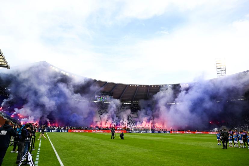 Anderlecht's supporters with pyro material pictured ahead of a soccer game between Royale Union Saint-Gilloise and RSC Anderlecht, Thursday 14 May 2026 in Brussels, the final of the 'Croky Cup' Belgian soccer cup. BELGA PHOTO TOM GOYVAERTS