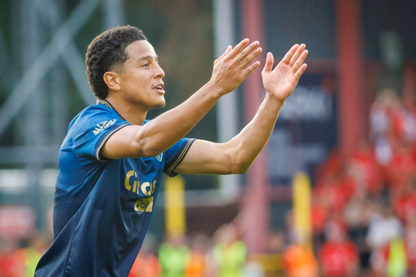Antwerp's Anthony Valencia celebrates after scoring during a soccer match between KV Kortrijk and Royal Antwerp FC, Saturday 15 August 2026 in Kortrijk, on day 2 of the 2026-2027 'Jupiler Pro League' first division of the Belgian championship. BELGA PHOTO KURT DESPLENTER