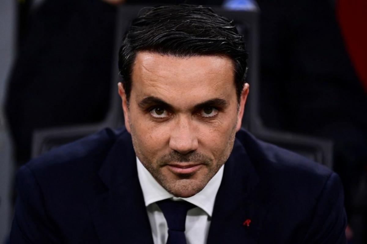 Atalanta's Italian head coach Raffaele Palladino looks on ahead of the Italian Serie A football match between AC Milan and Atalanta Bergamo at San Siro Stadium in Milan on May 10, 2026. Piero CRUCIATTI / AFP