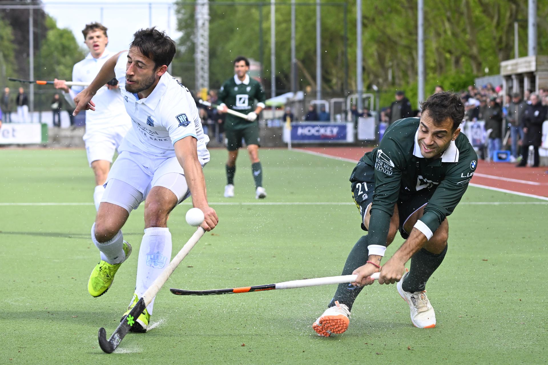WatDucks' Tomas Tomi Domene (R) pictured in action during a hockey game between Waterloo Ducks and Royal Oree, Thursday 14 May 2026 in Waterloo, the first leg of the semi-finals of the men's Belgian Hockey League 2025-2026. BELGA PHOTO JOHN THYS