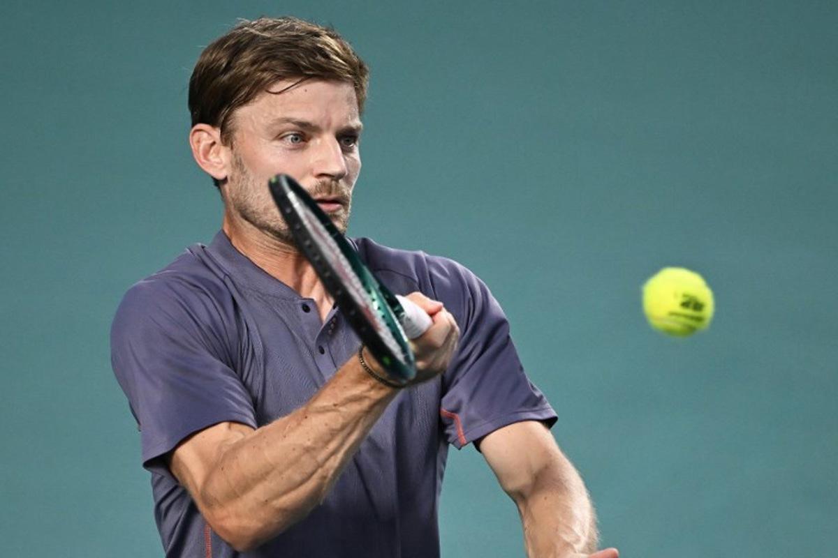 Belgium's David Goffin returns the ball to USA's Ben Shelton during their 2025 Mexico ATP Open 500 men´s singles tennis match at the Arena GNP Seguros in Acapulco, Guerrero State, Mexico on February 26, 2025. CARL DE SOUZA / AFP