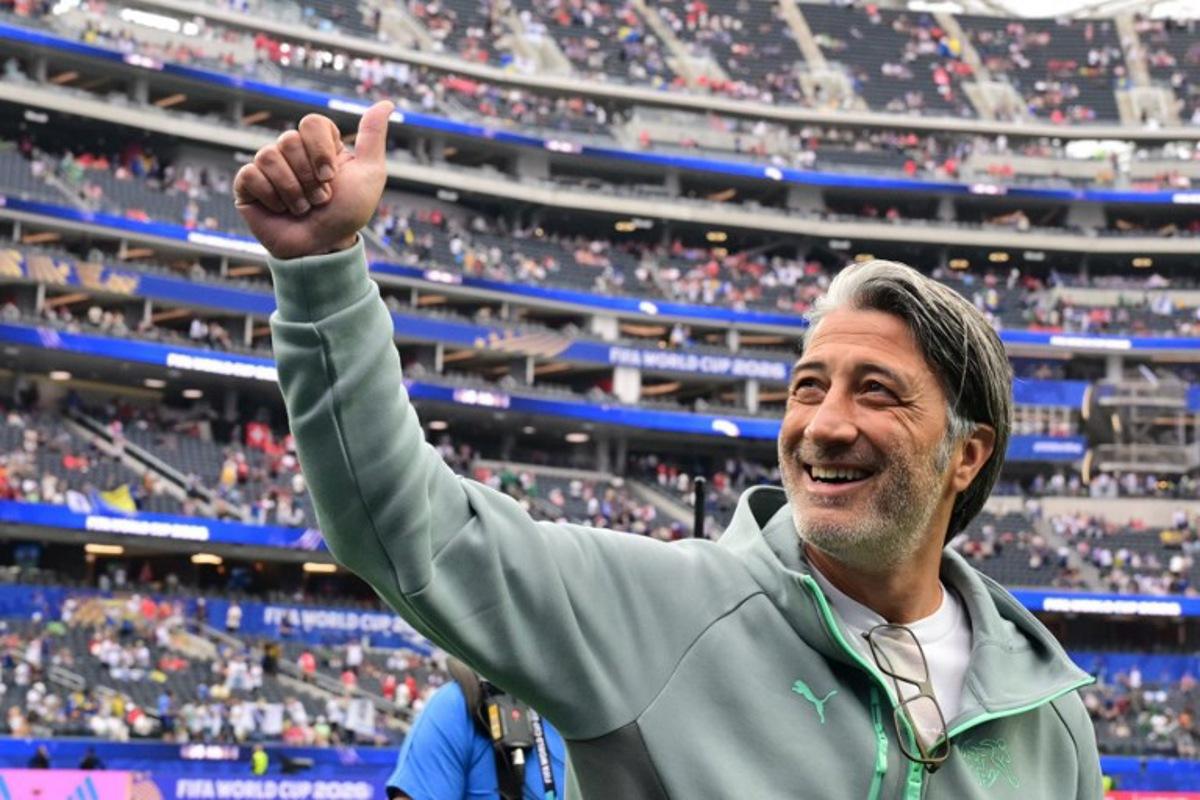 Switzerland's head coach Murat Yakin gives a thumbs up ahead of the 2026 World Cup Group B football match between Switzerland and Bosnia and Herzegovina at Los Angeles Stadium in Inglewood on June 18, 2026. Frederic J. Brown / AFP