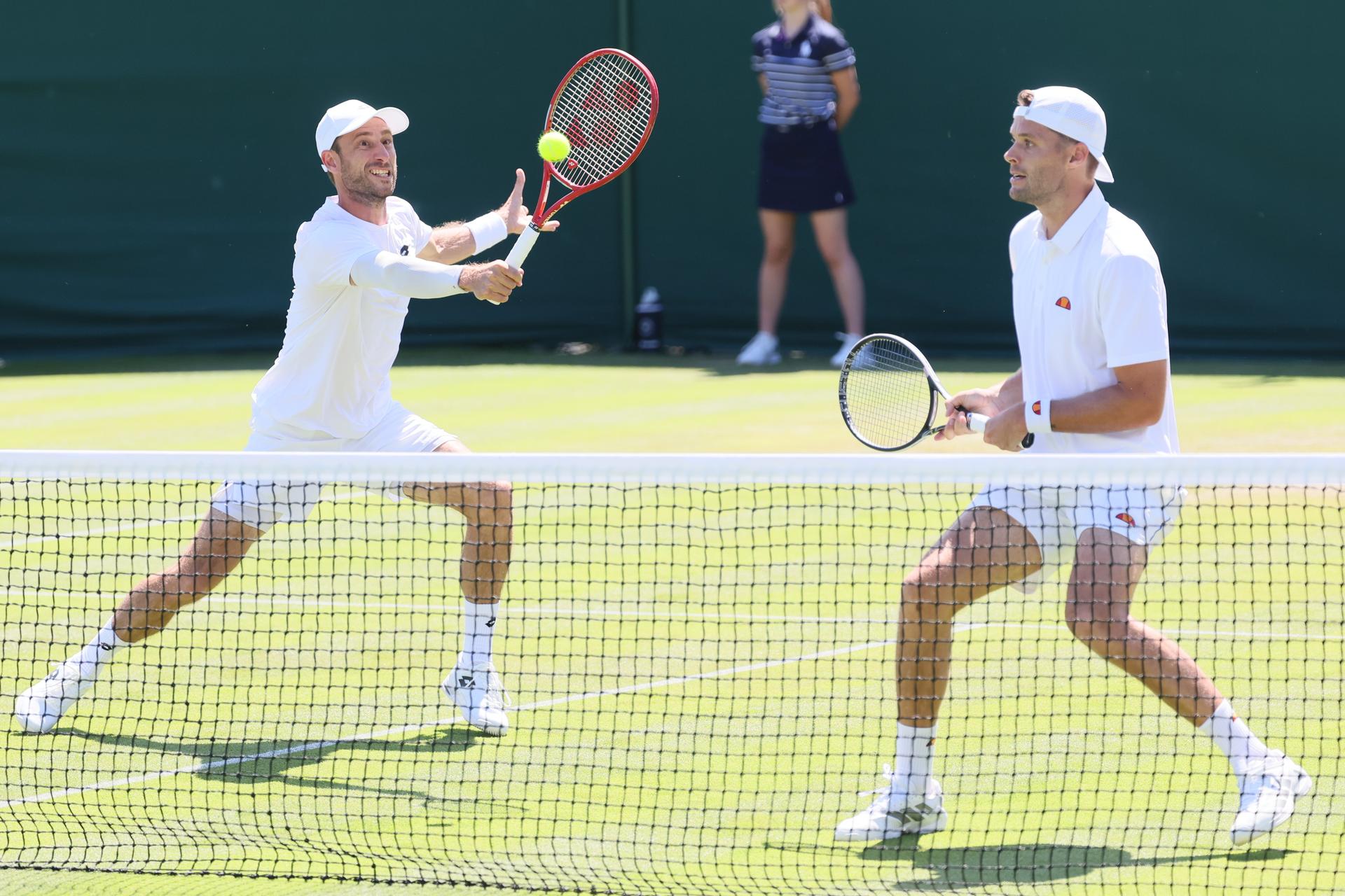 Belgian Sander Gille and Dutch Sem Verbeek pictured at a first round game between Indian-Brazilian pair Balaji-Demoliner and Belgian-Dutch pair Gille-Verbeek in the Men's doubles at the Wimbledon grand slam tennis tournament in London, Britain, Thursday 02 July 2026. BELGA PHOTO BENOIT DOPPAGNE