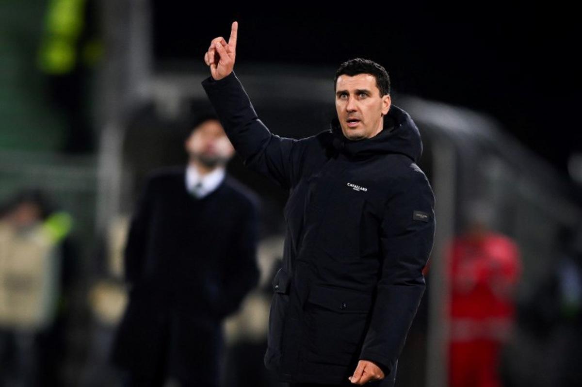 AZ Alkmaar's Belgian coach Maarten Martens gestures from the sidelines during the UEFA Europa League football match between Ludogorets and AZ Alkmaar at Huvepharma Arena in Razgrad on December 12, 2024. Nikolay DOYCHINOV / AFP